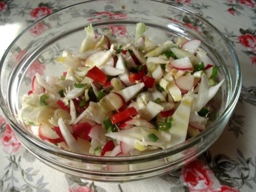 Przepis na Wiosenna sałatka z kapustą pekińską Wiosenna sałatka z kapustą pekińską