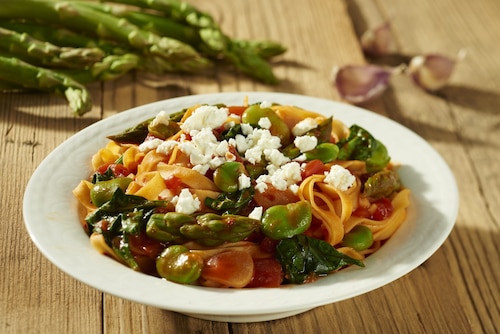 Przepis na Wiosenny makaron z warzywami Wiosenny makaron z warzywami