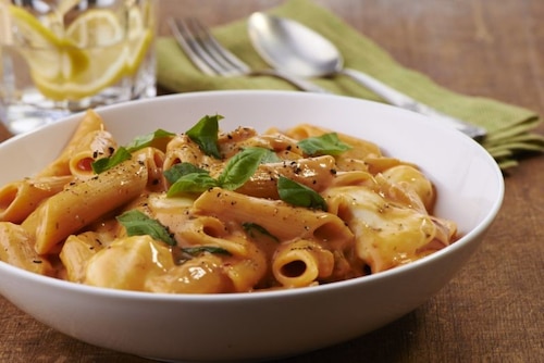 Przepis na Włoskie penne z mozzarellą Włoskie penne z mozzarellą