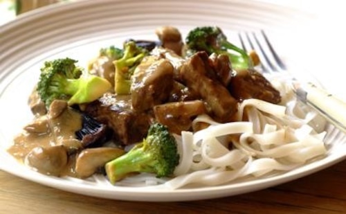 Przepis na Wołowina w sosie pieczarkowym Wołowina w sosie pieczarkowym