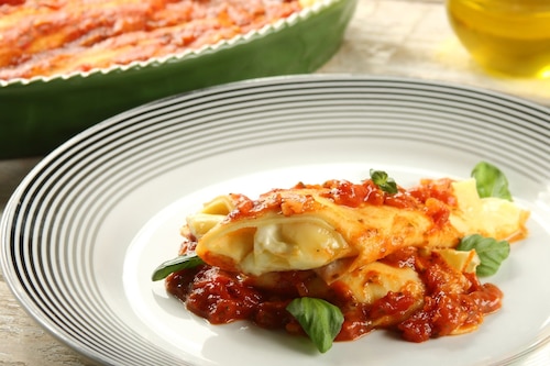 Zapiekane naleśniki z farszem „trzy sery” 