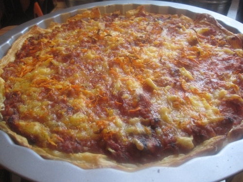 Zapiekanka mięsna na cieście francuskim