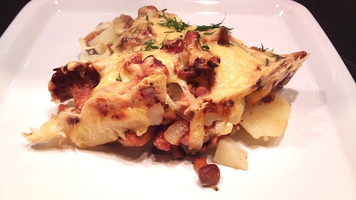 Przepis na Zapiekanka z kurkami i kiełbasą Zapiekanka z kurkami i kiełbasą