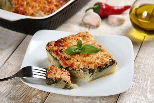 Zapiekanka ziemniaczana z łososiem 