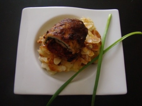 Zawijaski schabowe ze szpinakiem na ziemniaczanej dachówce