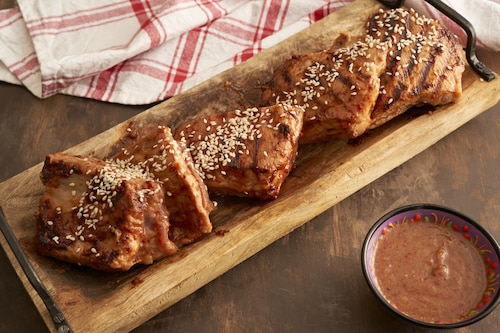 Żeberka z grilla po koreańsku w sosie sojowym z sezamem