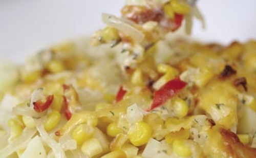 Przepis na Ziemniaczana zapiekanka z kukurydzą i ziołami Ziemniaczana zapiekanka z kukurydzą i ziołami