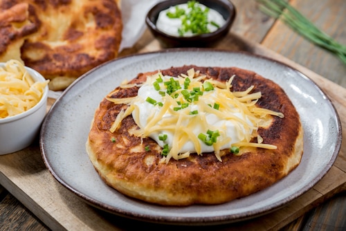 Przepis na Ziemniaczany langosz z serem Ziemniaczany langosz z serem