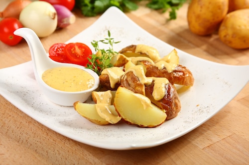 Ziemniaczki w sosie czosnkowym (patatas)