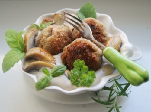 Ziołowe mielone w sosie śmietanowo-grzybowym