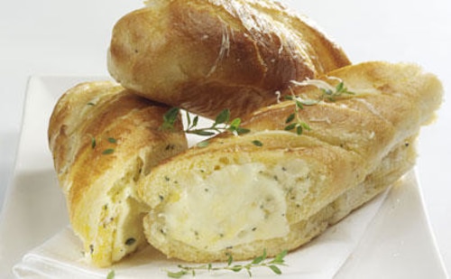 Przepis na Złocista bagietka z ziołową mozzarellą Złocista bagietka z ziołową mozzarellą