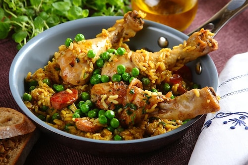 Przepis na Złocista paella z kurczakiem  Złocista paella z kurczakiem