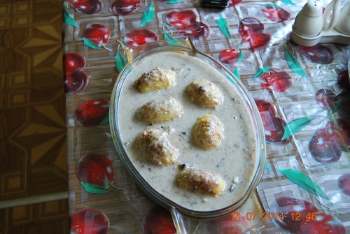 "Żółwiki" marakonowe z nadzieniem i sosem serowo-pieczarkowym