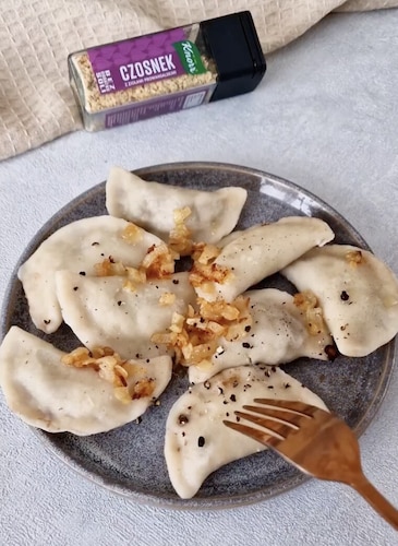 Przepis na Pierogi z soczewicą i suszonymi pomidorami Pierogi z soczewicą i suszonymi pomidorami