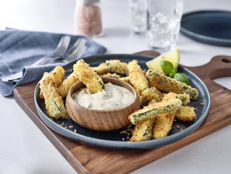 Frytki z cukinii z dipem czosnkowym