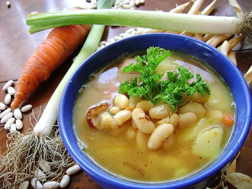 Zupa fasolowa z wkładką 