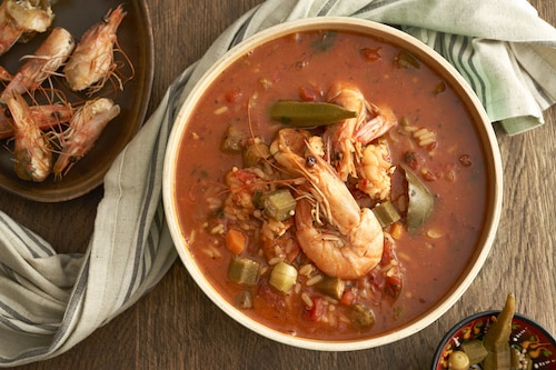 Zupa gumbo z krewetkami i okrą