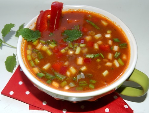 Zupa gulaszowa z marchewka i papryką 