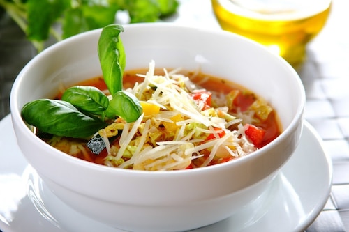 Przepis na Zupa minestrone z kapustą  Zupa minestrone z kapustą