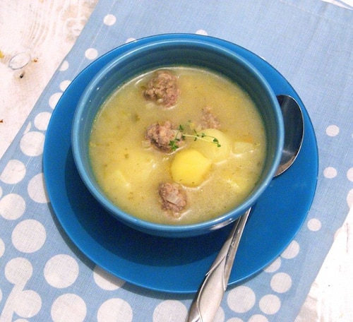 Zupa ogórkowa z klopsikami