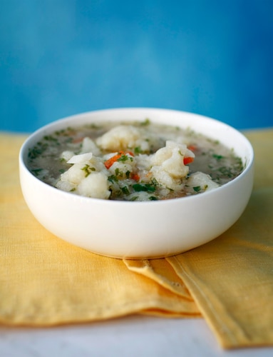 Zupa warzywna z kalafiorem