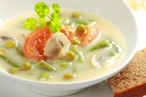 Zupa z fasolki szparagowej i pomidorów