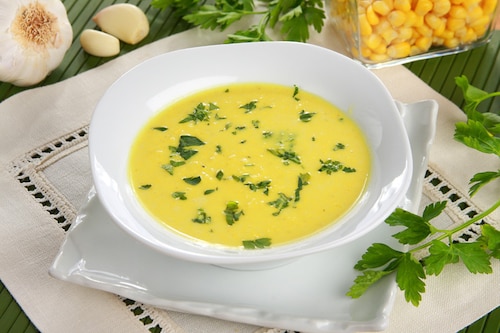 Zupa z kukurydzy z czosnkiem