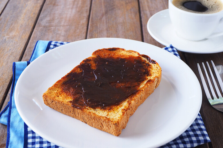Marmite – co to jest? Jak smakuje i z czym jeść?