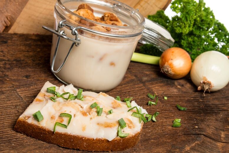 Jak zrobić smalec, żeby skwarki były miękkie?