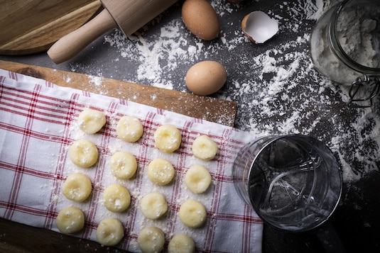 Jak zrobić kluski śląskie? Ile je gotować?