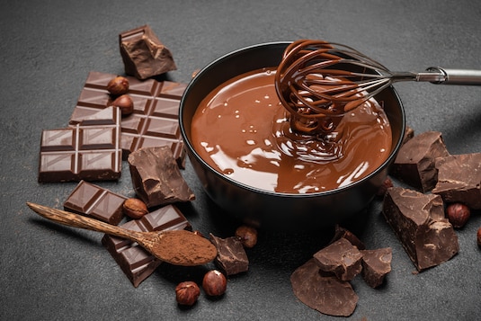 Jak rozpuścić czekoladę? Kąpiel wodna czekolady i inne sposoby