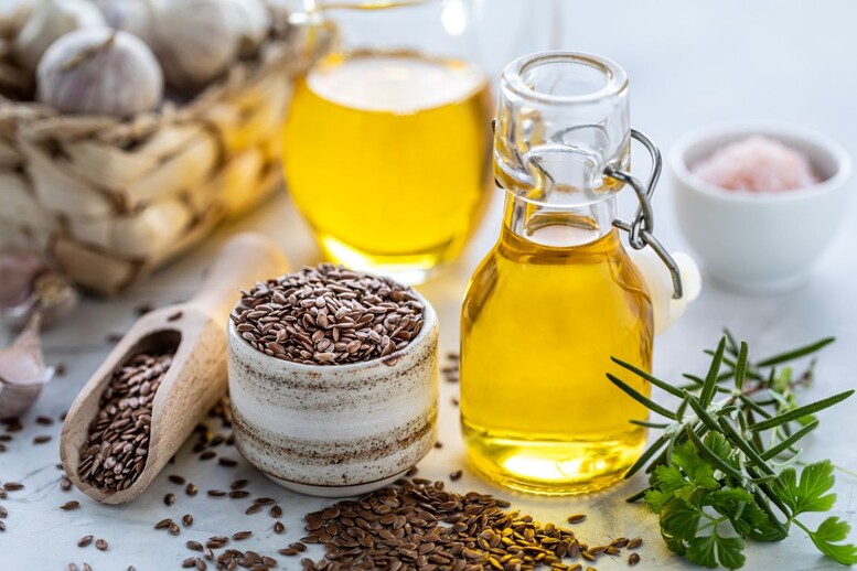 Olej lniany - przechowywanie. Jak długo można używać go po otwarciu?