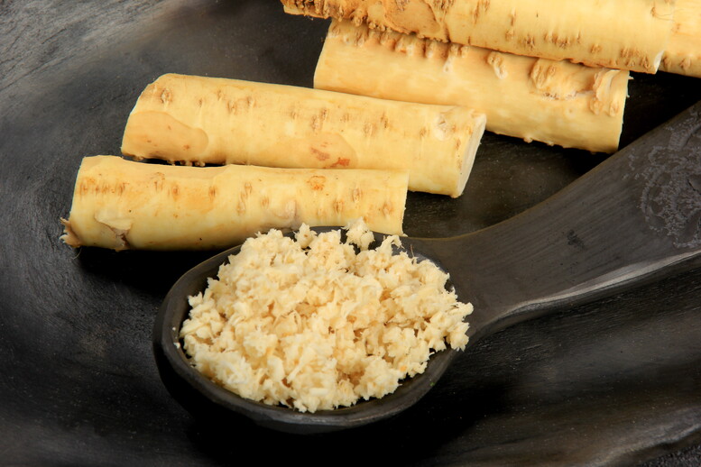 Jak zrobić chrzan do słoika na zimę? Jak go doprawić?