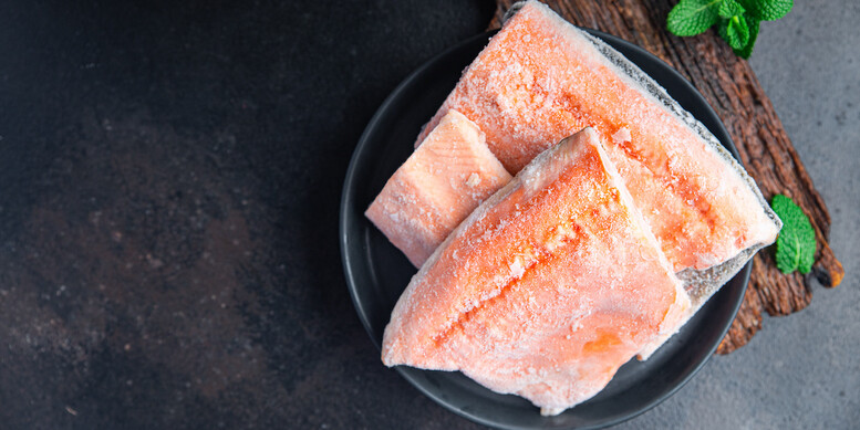 Jak smażyć mrożoną rybę? Jak długo trzymać na patelni?