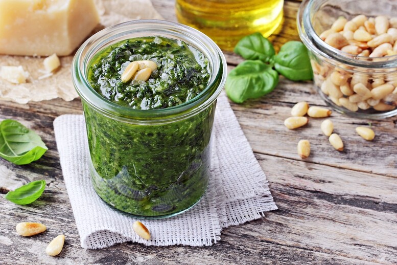 Pesto – do czego można dodać? Z czym jeść i do czego się używa?