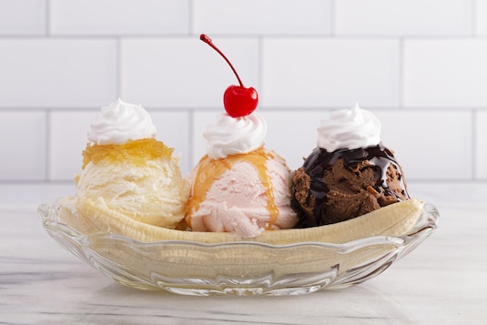 Jak zrobić banana split? Przepis na pyszny deser z banana