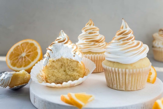 Beza włoska – jak ją zrobić? Czym różni się od francuskiej wersji deseru?