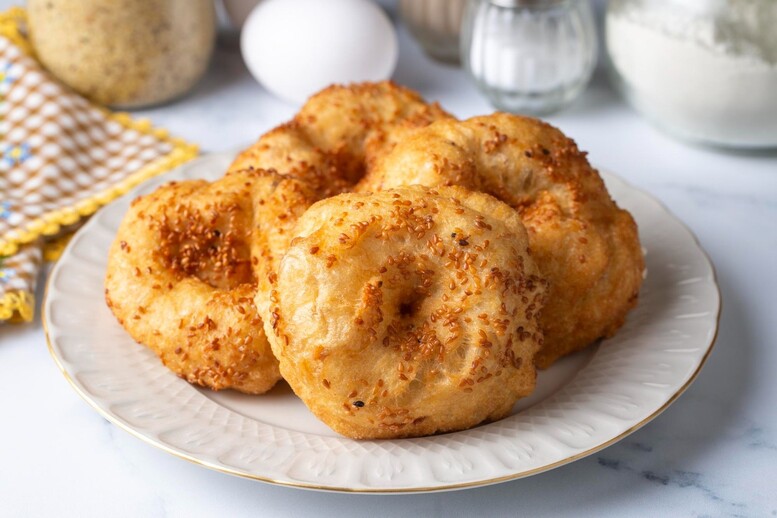 Bułki cebulowe – przepis na bułeczki z cebulą