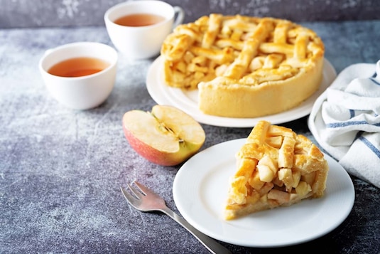 Ciasto na szarlotkę – jak zrobić idealnie kruchy spód?