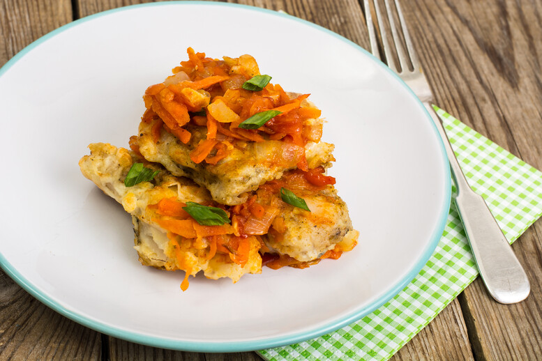 Ryba po grecku – jak smażyć? Jak przygotować ją do smażenia?