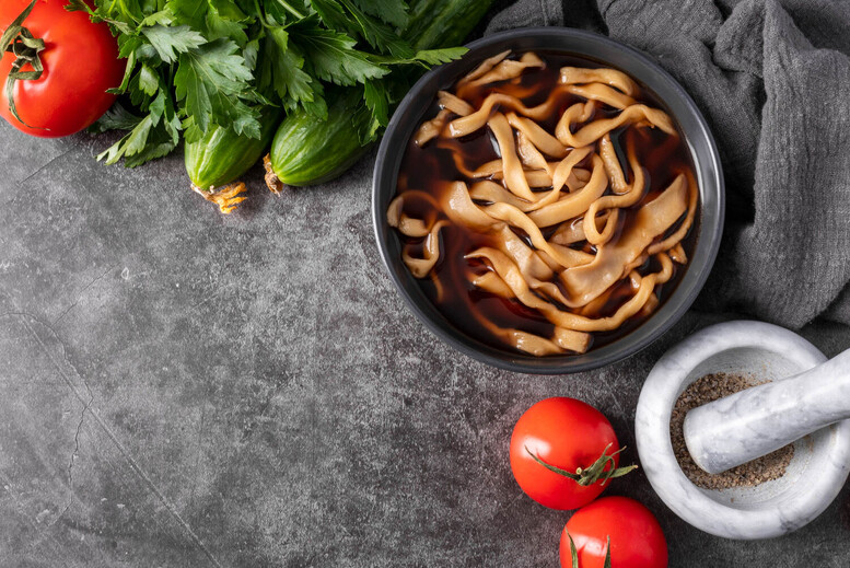 Frittatensuppe – przepis na zupę naleśnikową