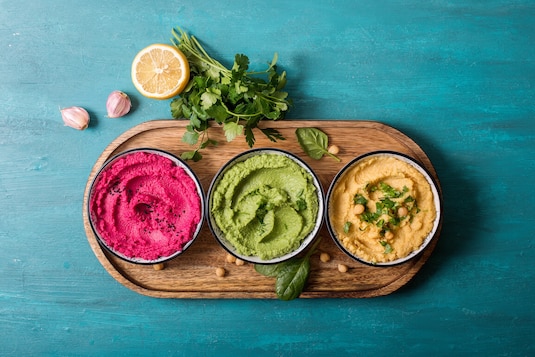 Hummus – z czym jeść? Z czym podawać tę pastę?