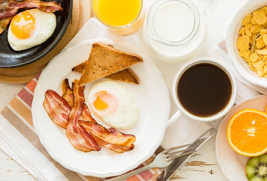 Śniadanie jedz jak król! Najsmaczniejsze inspiracje na niedzielny ranek 