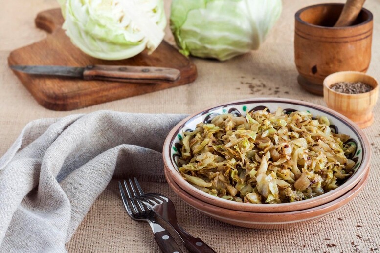 Kapusta zasmażana kiszona – przepis