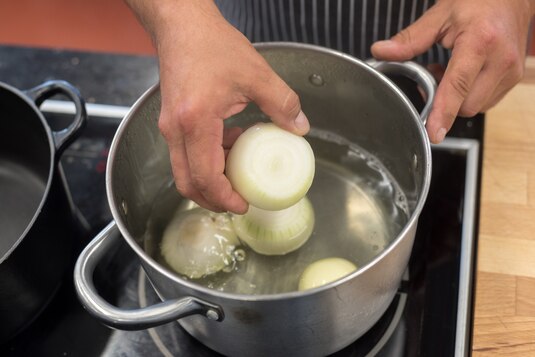 Kaszotto grzybowe zapiekane w cebuli - Krok 1