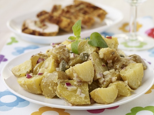 Moje sprawdzone przepisy na sałatki z ziemniaków