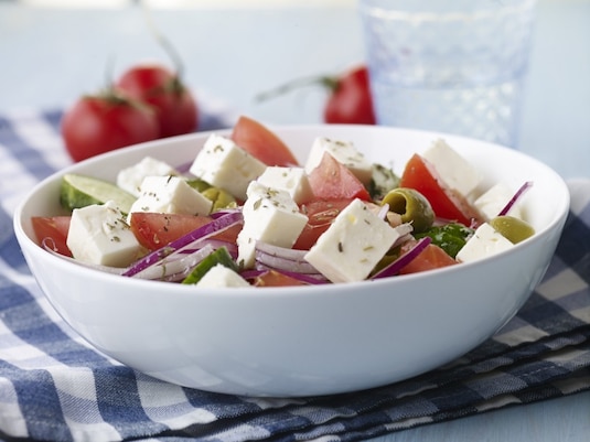 Letnie sałatki. Sery greckie.