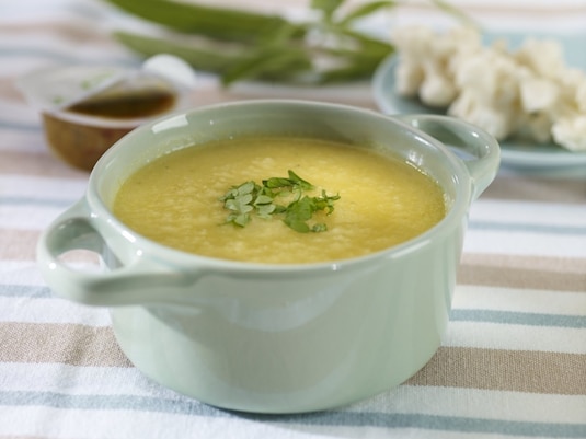 Kremowe zupy z warzyw korzeniowych.