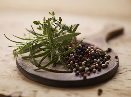 Aromaty Francji. Zioła prowansalskie, bouquet garni i inne.