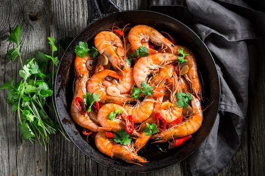 Jak oczyścić krewetki mrożone, a jak świeże? Sprawdzona metoda